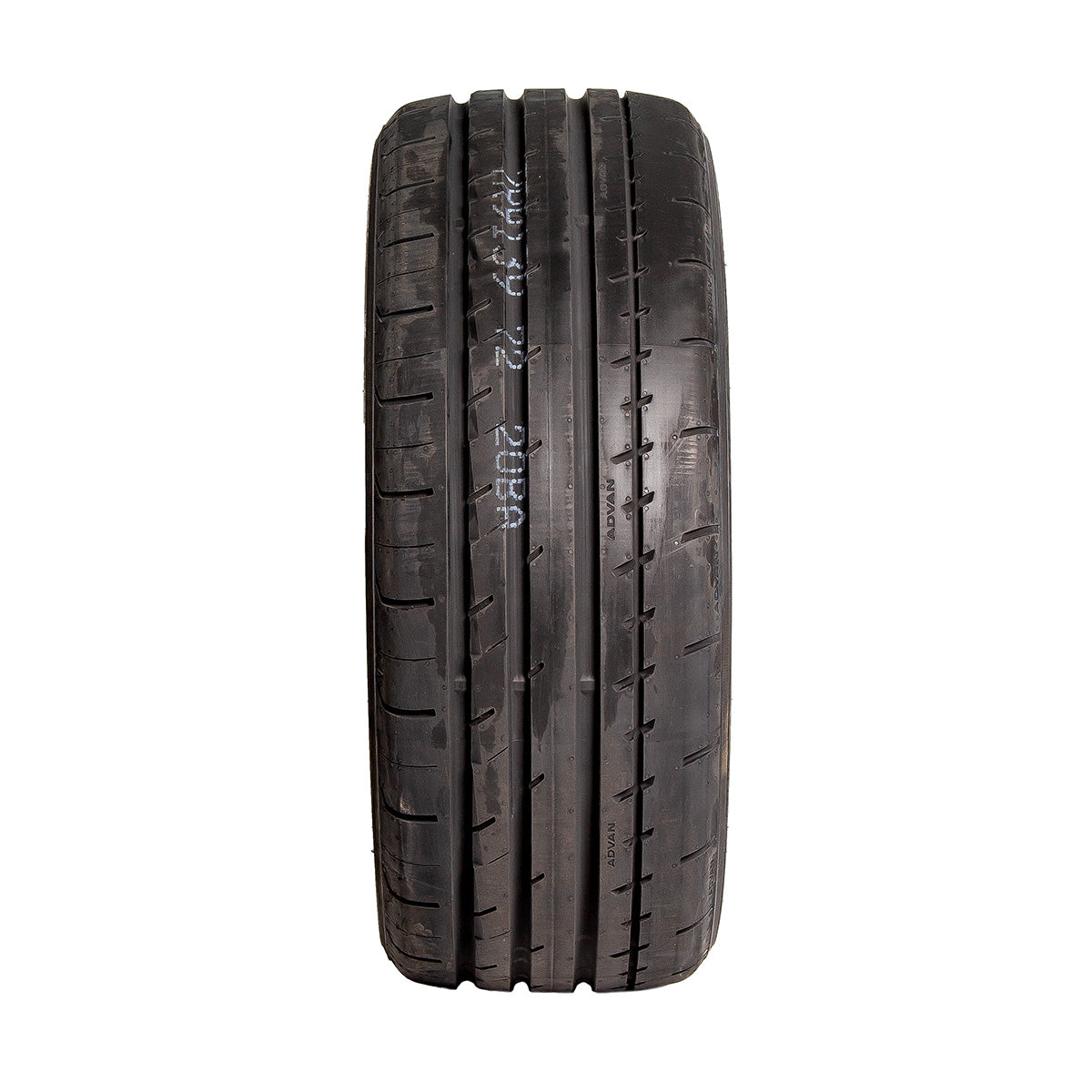 Llanta P 275/40 R20 106Y Yokohama ADVAN APEX V601