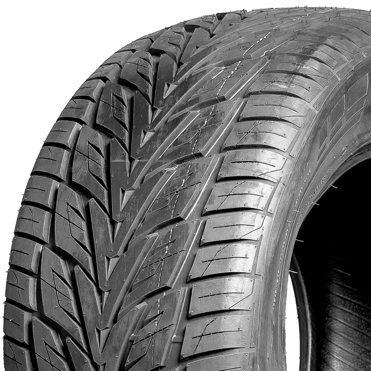 Llanta P 295/50 R15 105S MAXCHEE Radial G/T Direccional