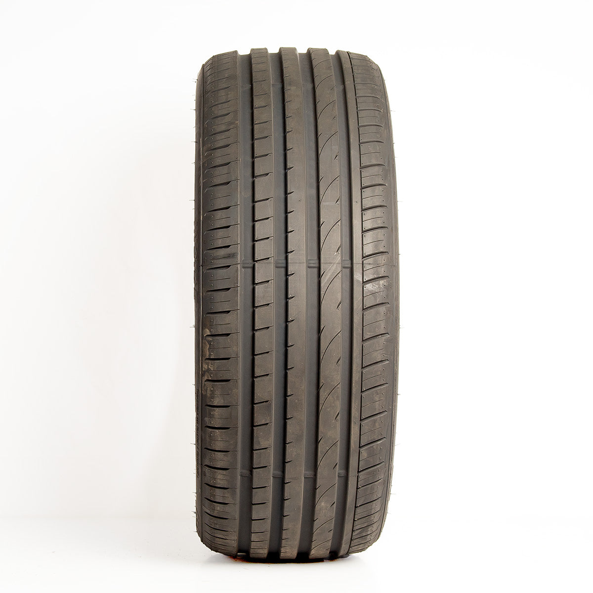Llanta P 205/55 R16 Aptany RA301